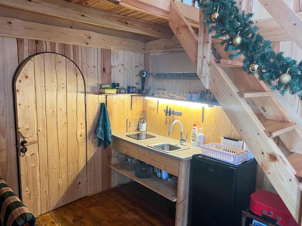 Dragon House In The Tree! Jacuzzi, Sauna ,Cinema,Heated Lici  Luaran gambar